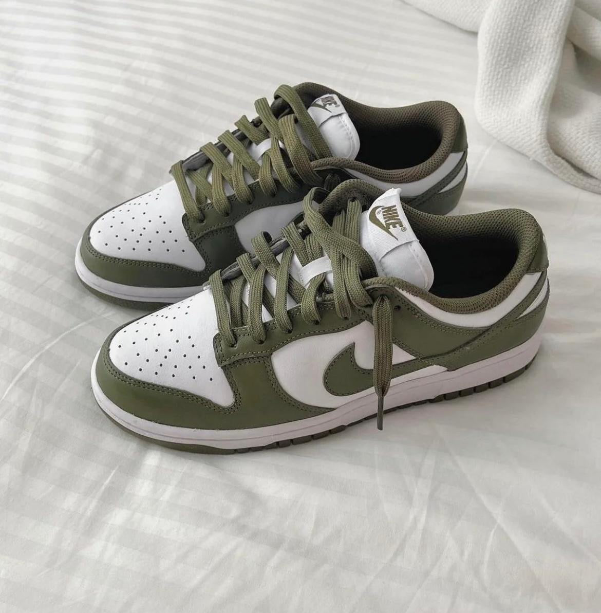 NIKE DUNK LOW MEDIUM OLIVE(Master Copy)