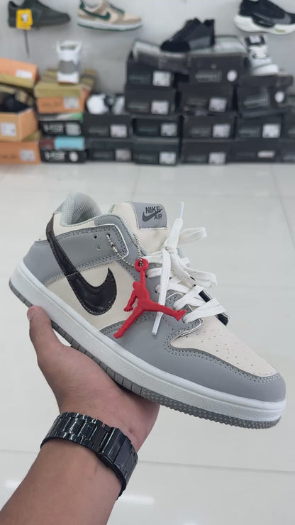 NIKE DUNK LOW LIGHT SMOKE GREY(Master Copy)